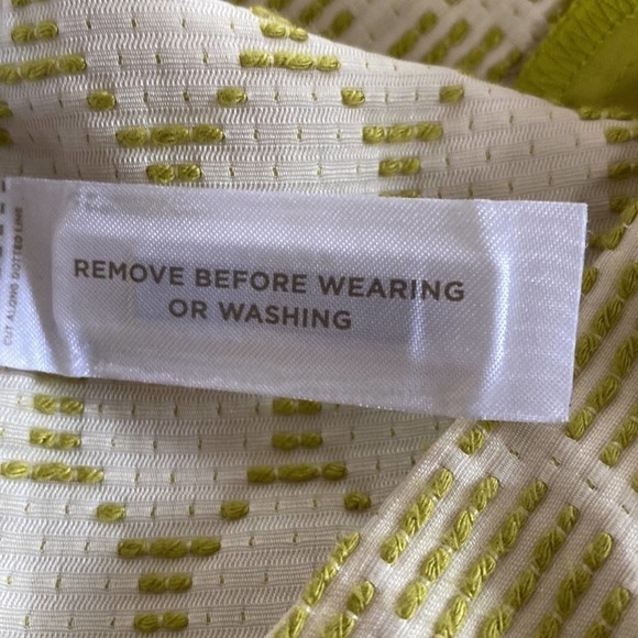 Ann Taylor Loft embroidered shorts. Dress shorts. Size 4
C - Picture 8 of 9